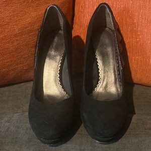 Johnston & Murphy Black Heels Classic Suede Pumps